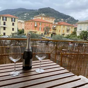 https://la-chiavari.hotelitalianriviera.com